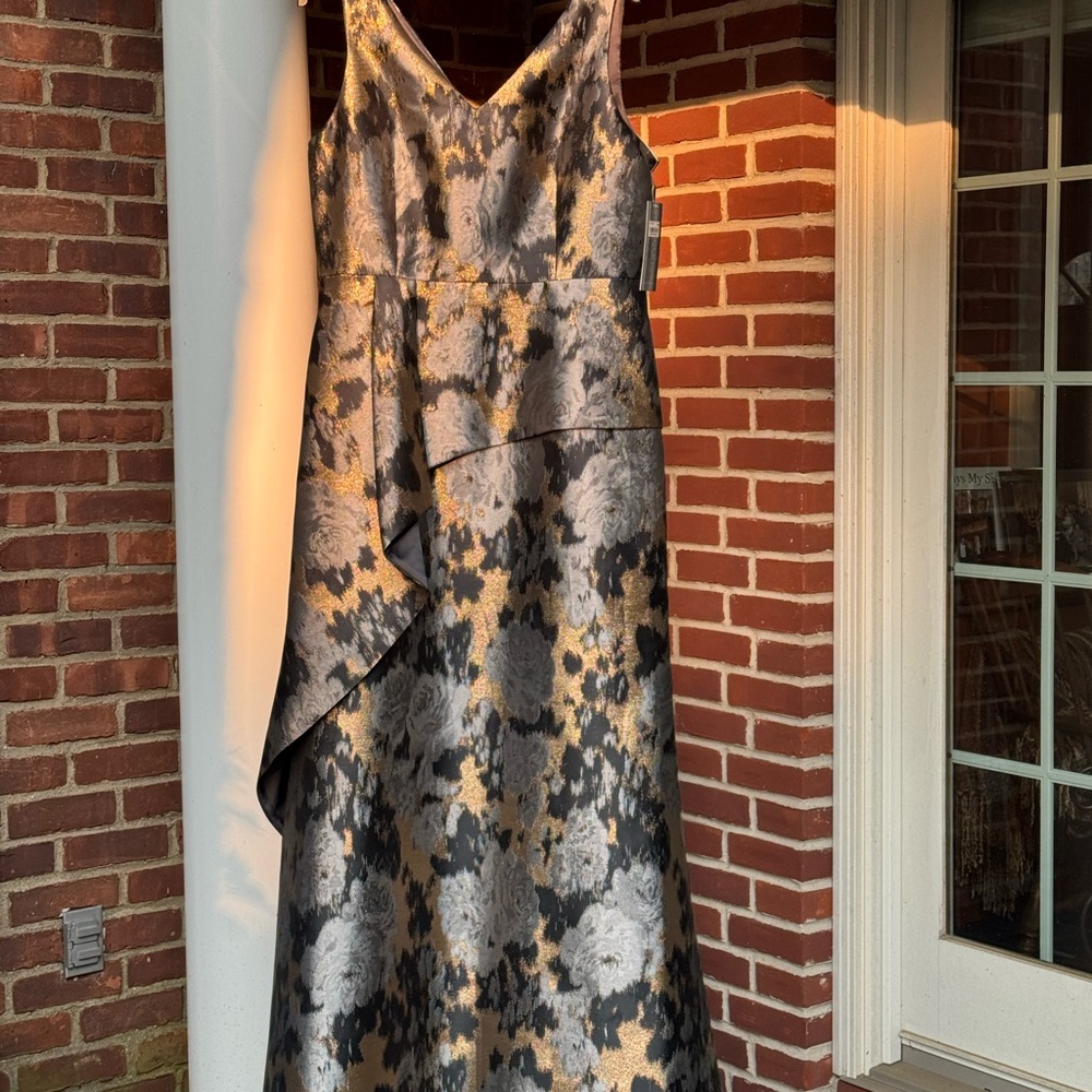 NWT ELEGANT EVENING GOWN
TAHARI ASL  SIZE 12 Black Bronze and Silver - Picture 4 of 8